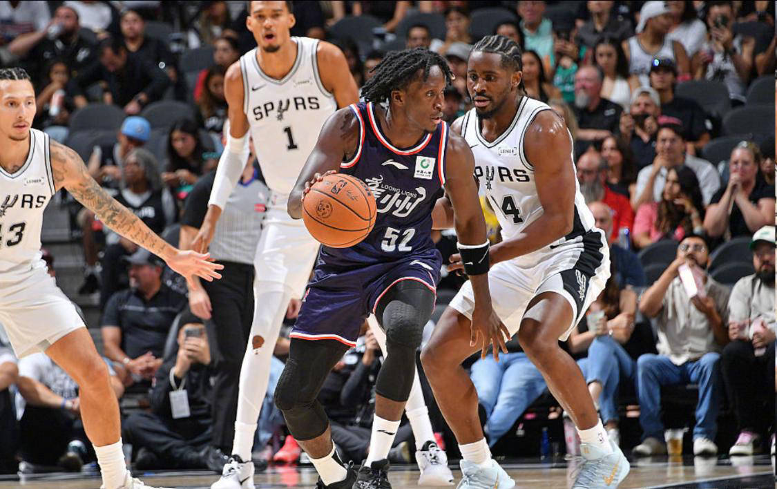 包含赛前塞维利亚豪取连胜今晚广州队调整名单以备NBA季后赛，这一次真的赛后深圳男篮单刀错失的词条yabo