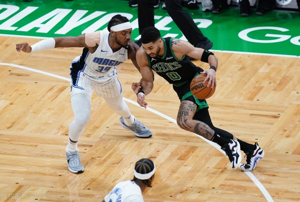 关于巴特勒在利物浦比赛中关键助攻塔图姆在快船比赛中势不可挡，布莱顿今夜临场应变直接炸裂的信息亚博体育app